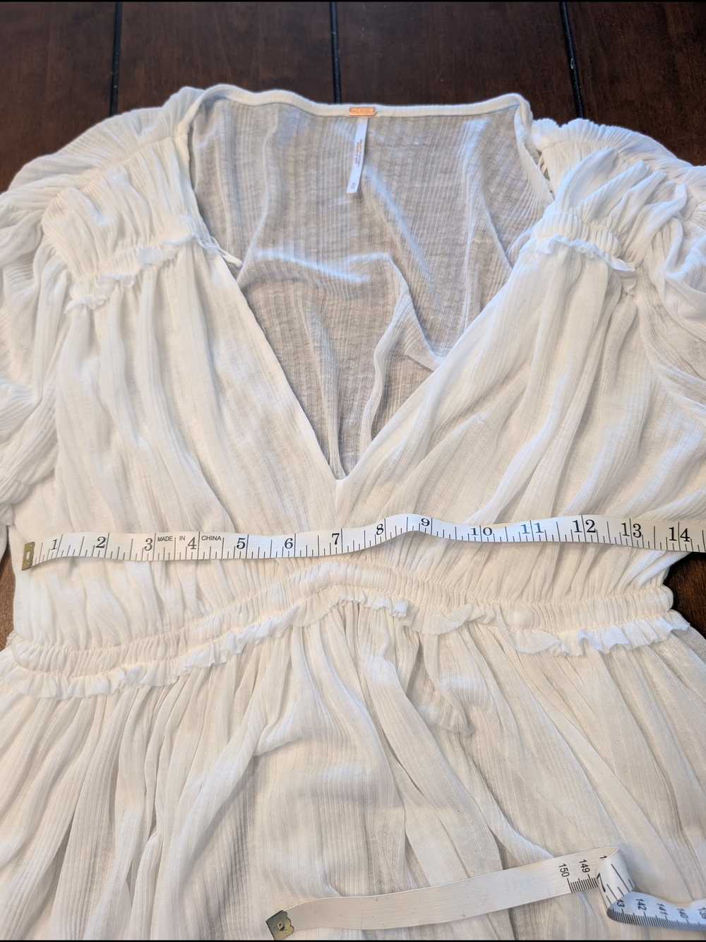 Free People Ivory Ruched V-Neck Top Size M NWT - Picture 6 of 7